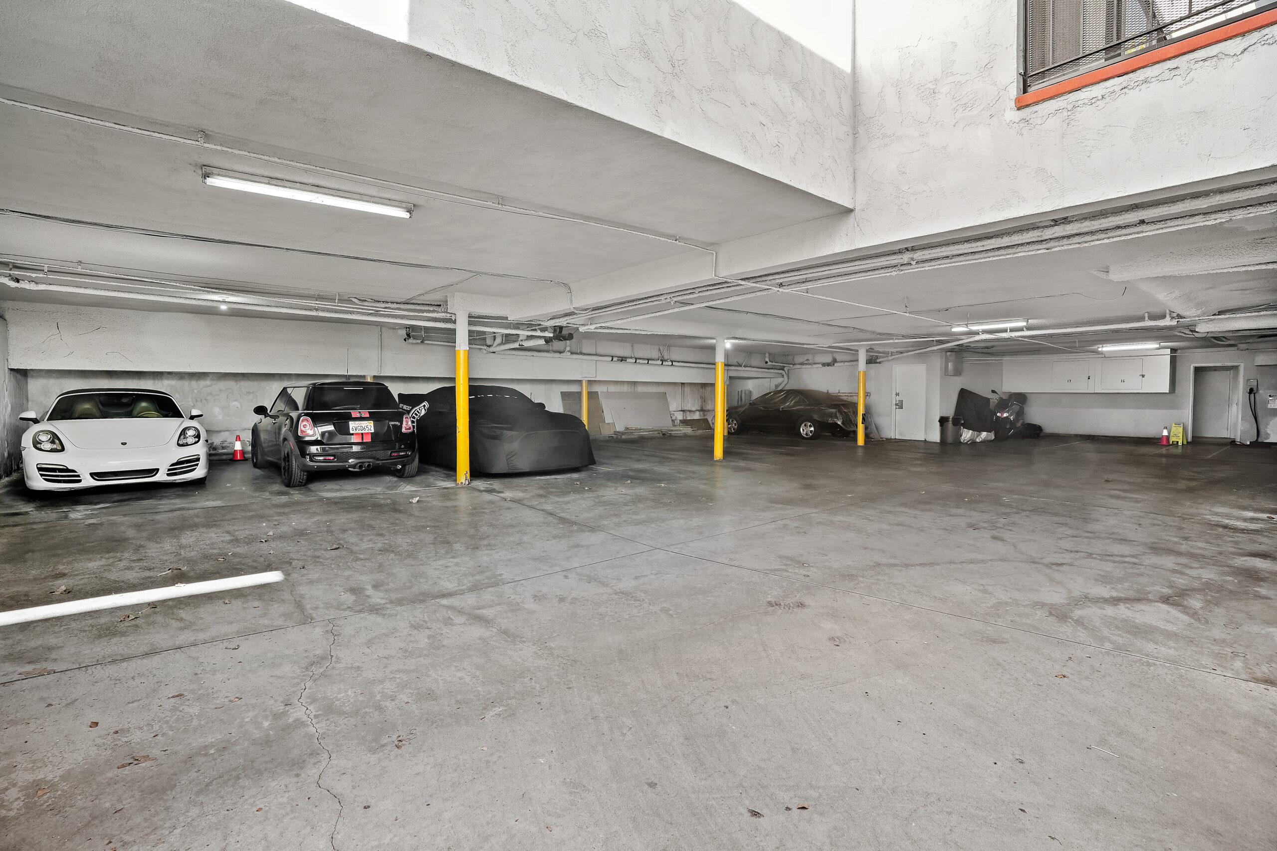 1035 N Hayworth Avenue Garage-2