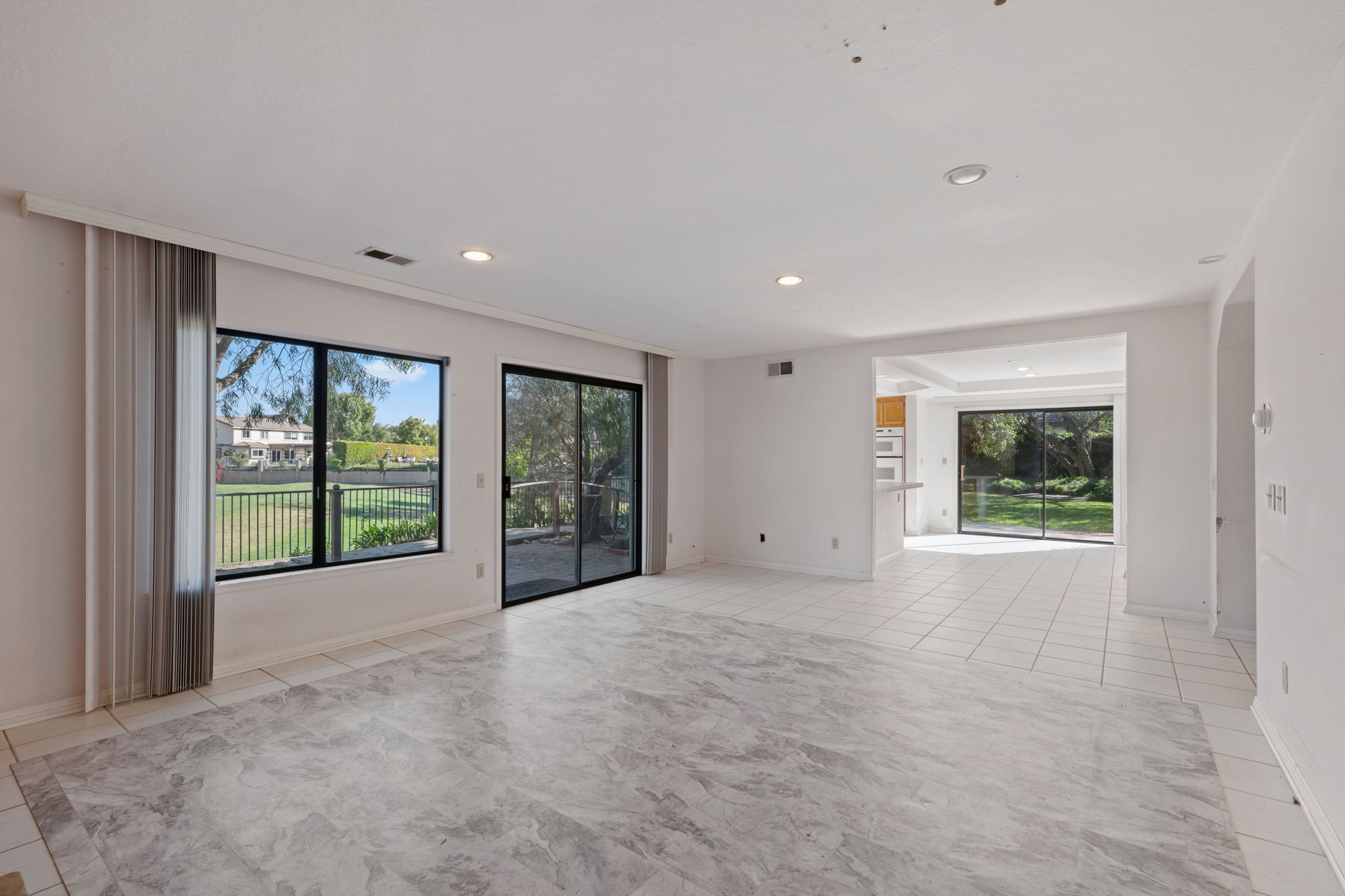 2207 Inverness Court-10