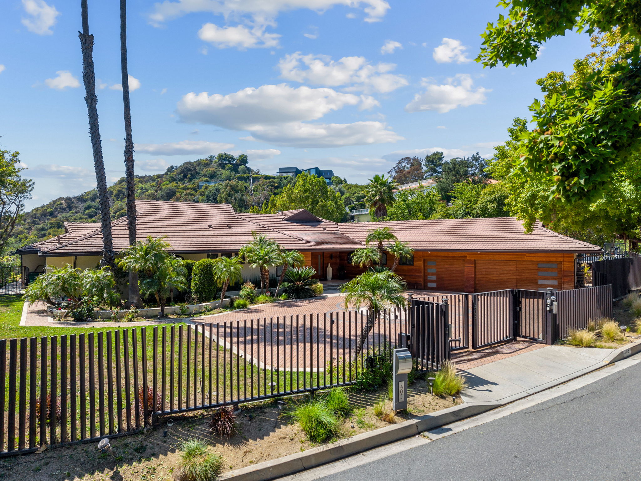 405 Evelyn Place-1