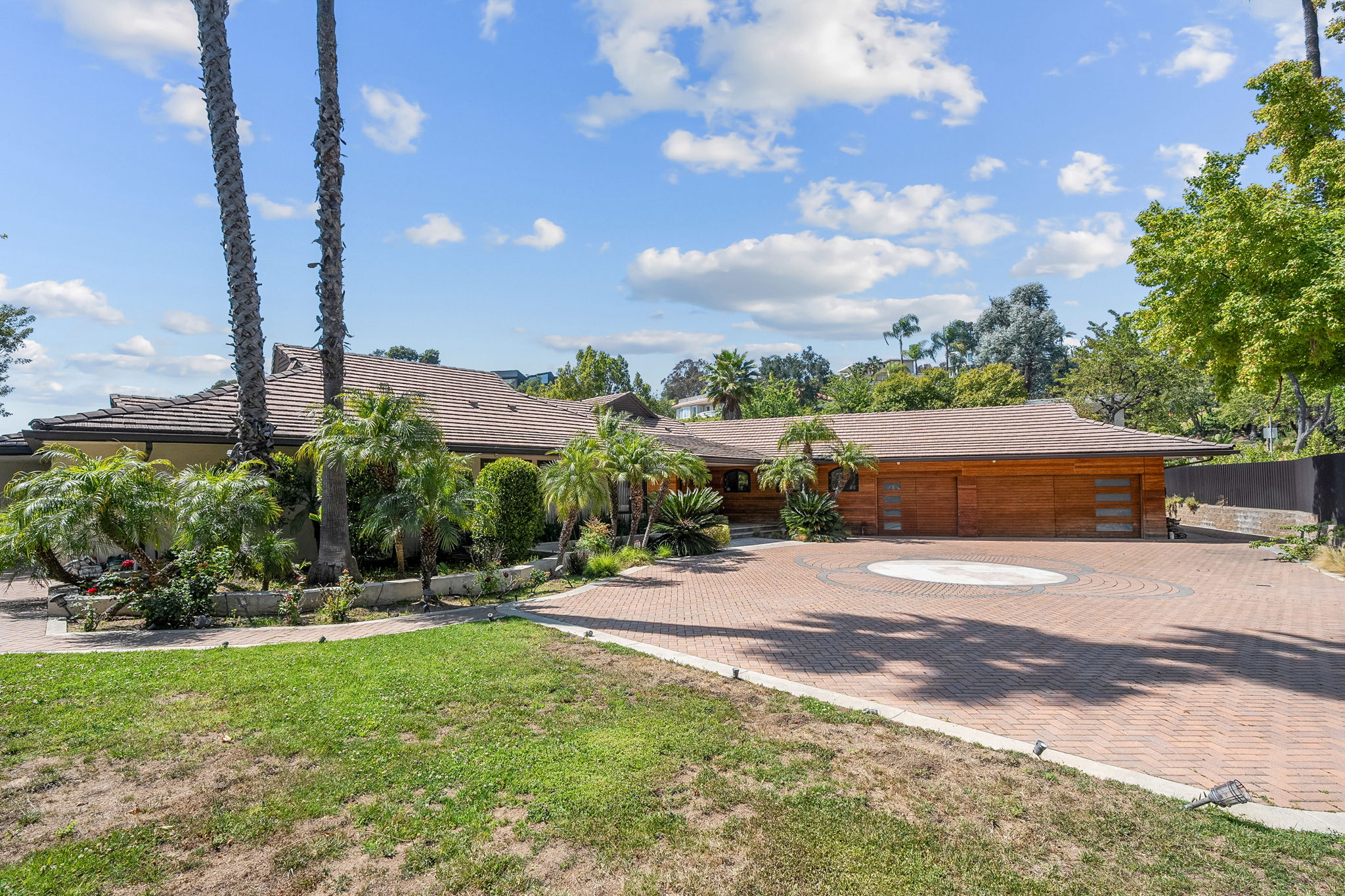 405 Evelyn Place-12