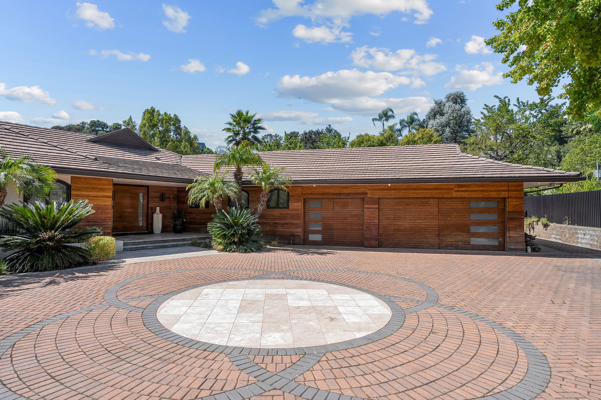 405 Evelyn Place-13