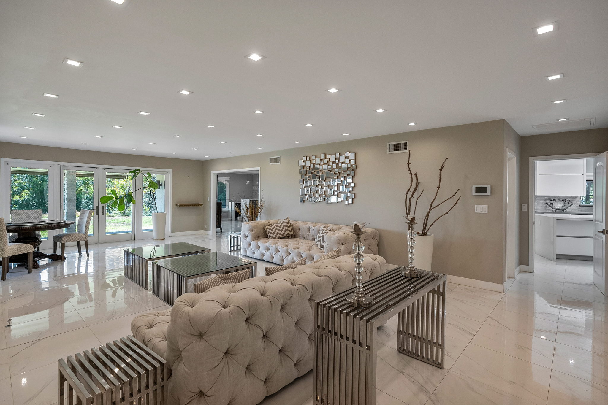 405 Evelyn Place-19
