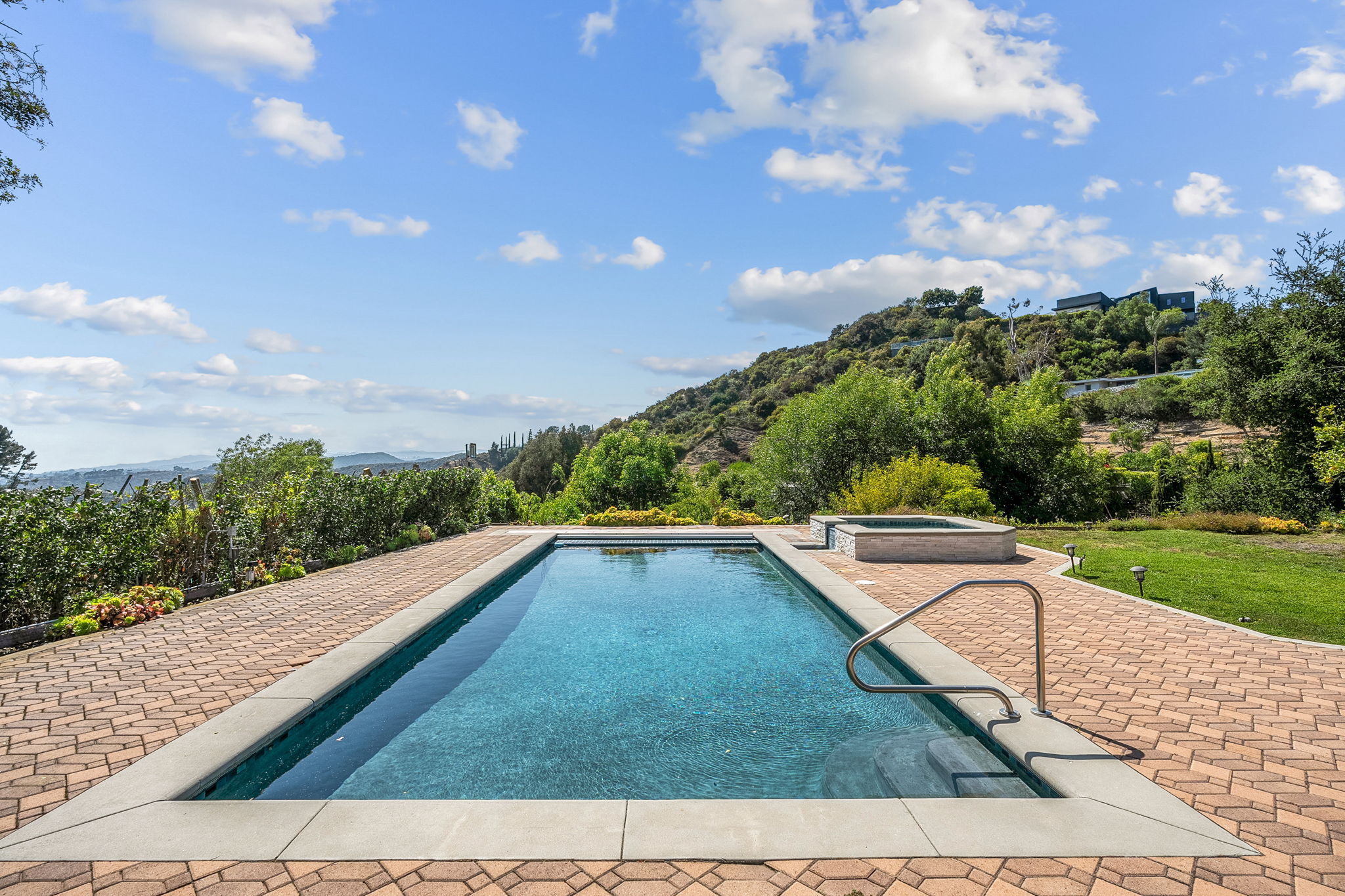 405 Evelyn Place-46