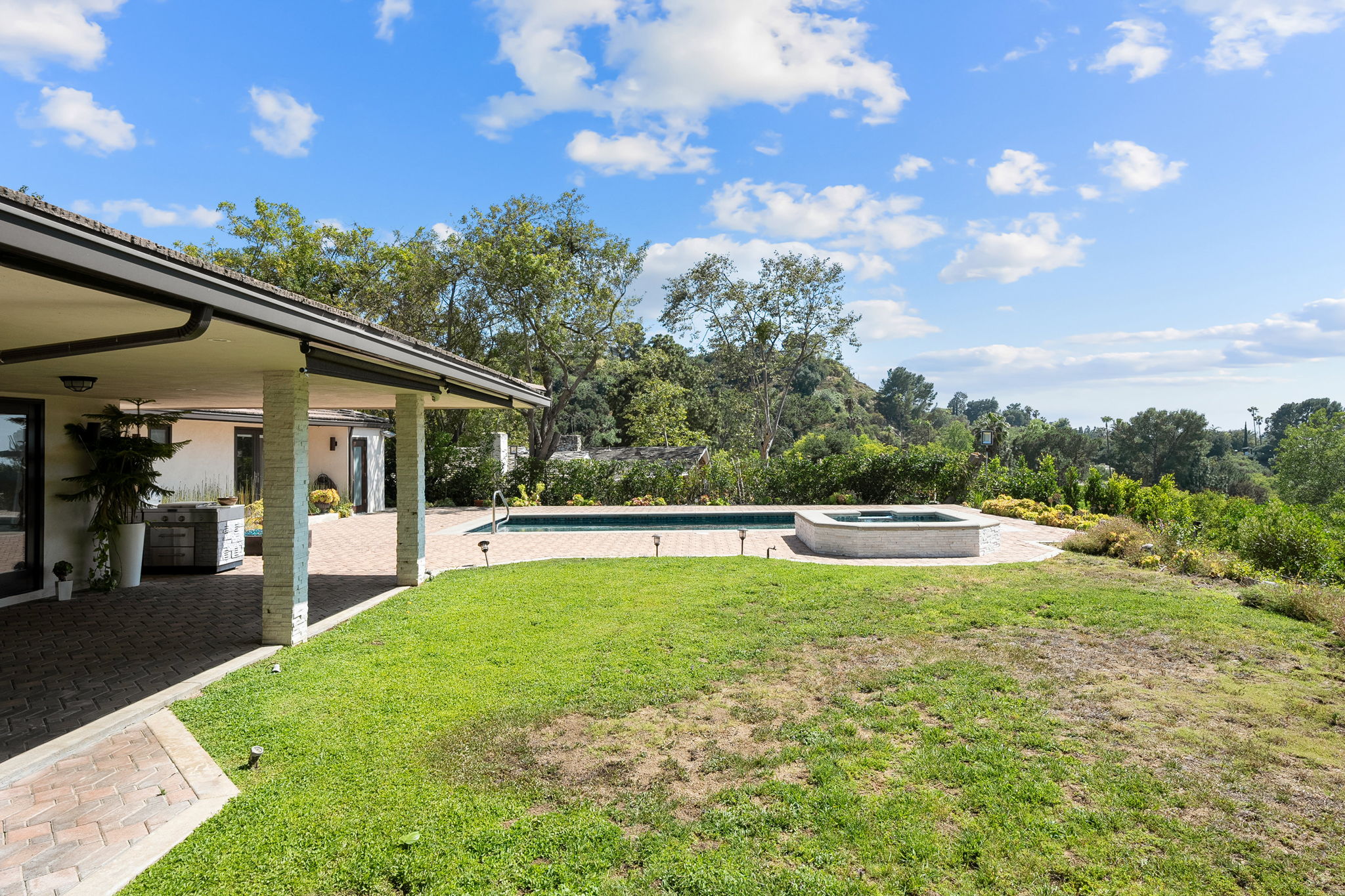 405 Evelyn Place-50