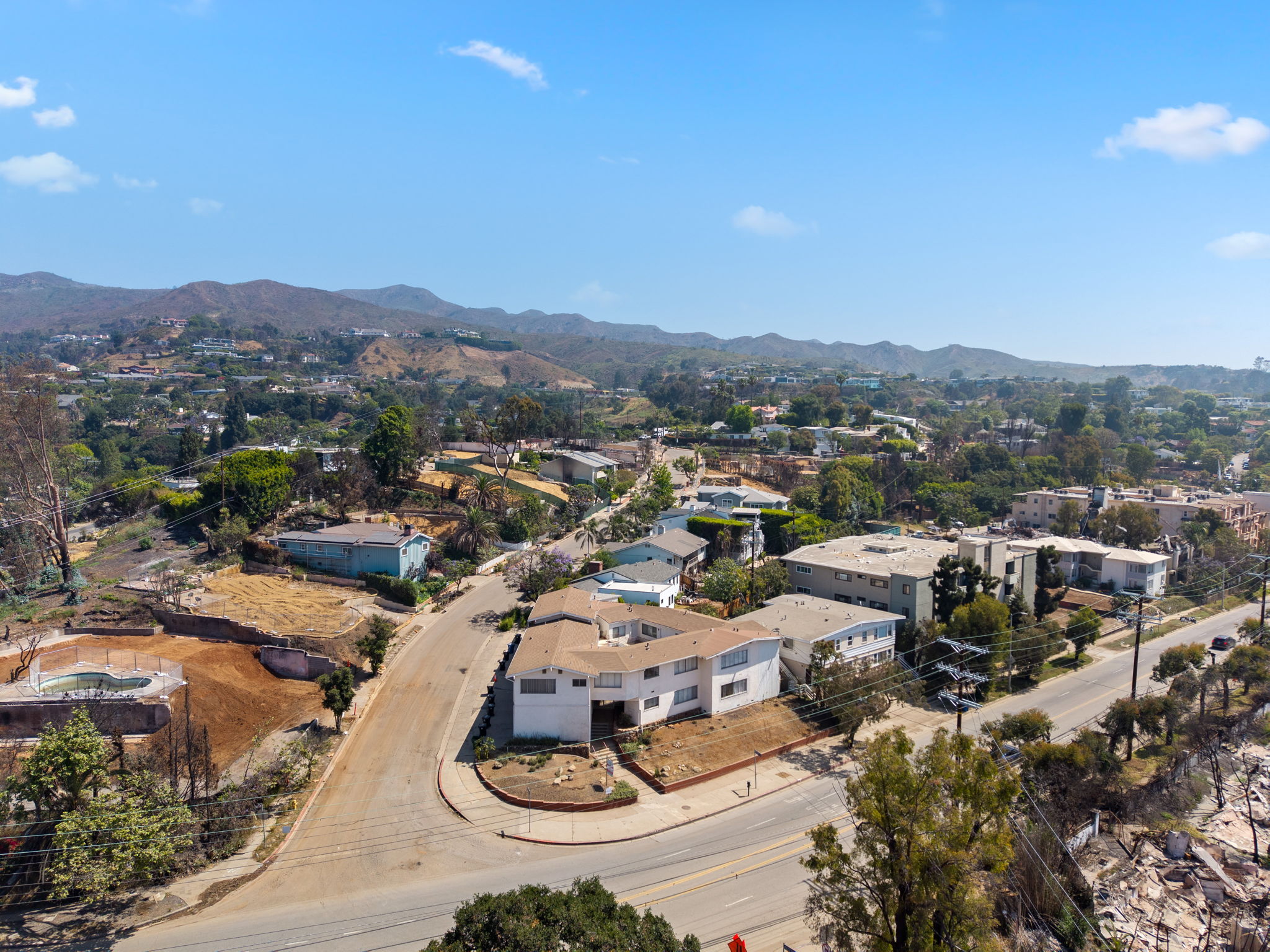 16185 W Sunset Blvd-23