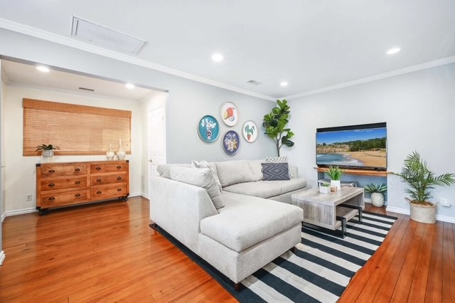 MARINE AVE 003