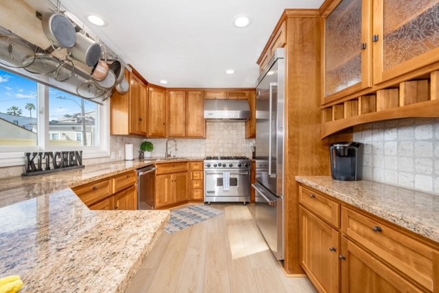 MARINE AVE 015