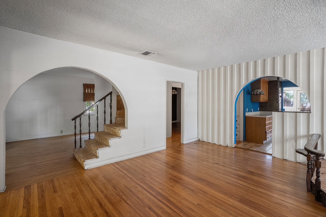 OZONE AVE 2
