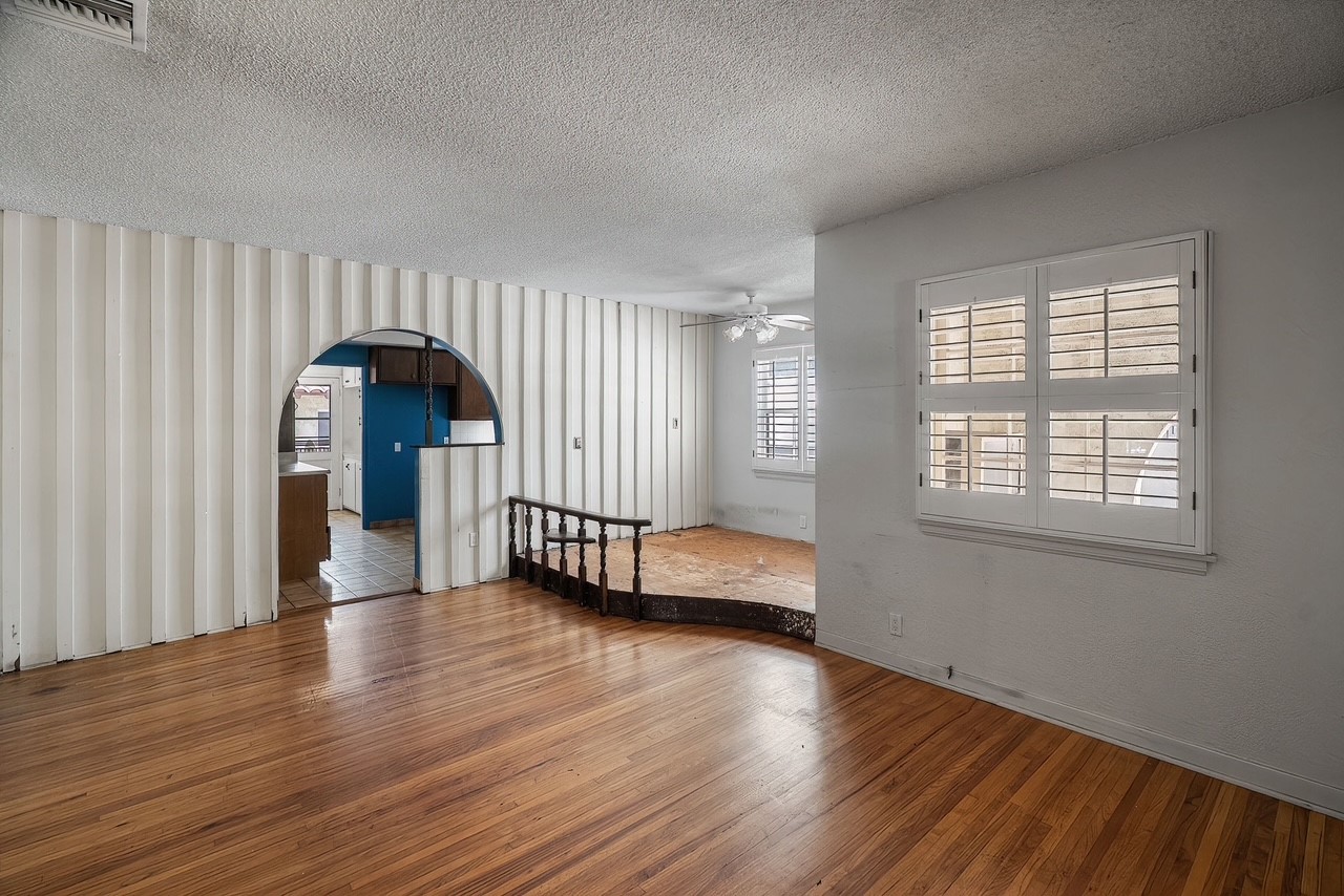 OZONE AVE 3