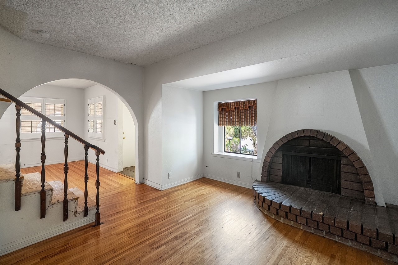 OZONE AVE 5