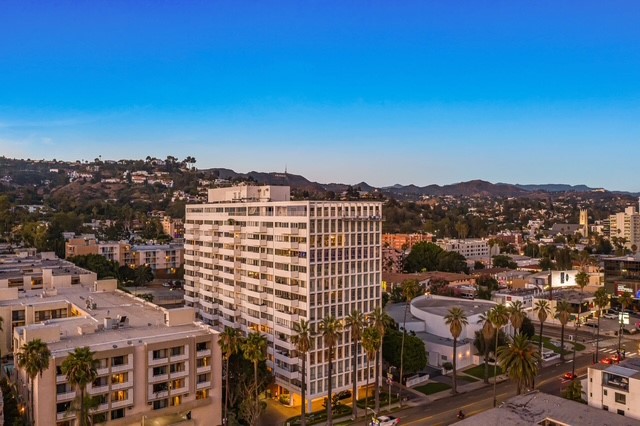 TRUST SALE – HOLLYWOOD – CONDO FOR SALE