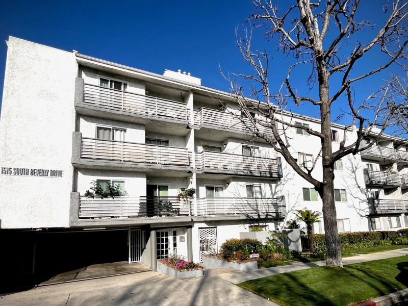 BEVERLY DRIVE #209