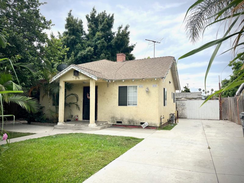 E. RAYMOND ST, COMPTON